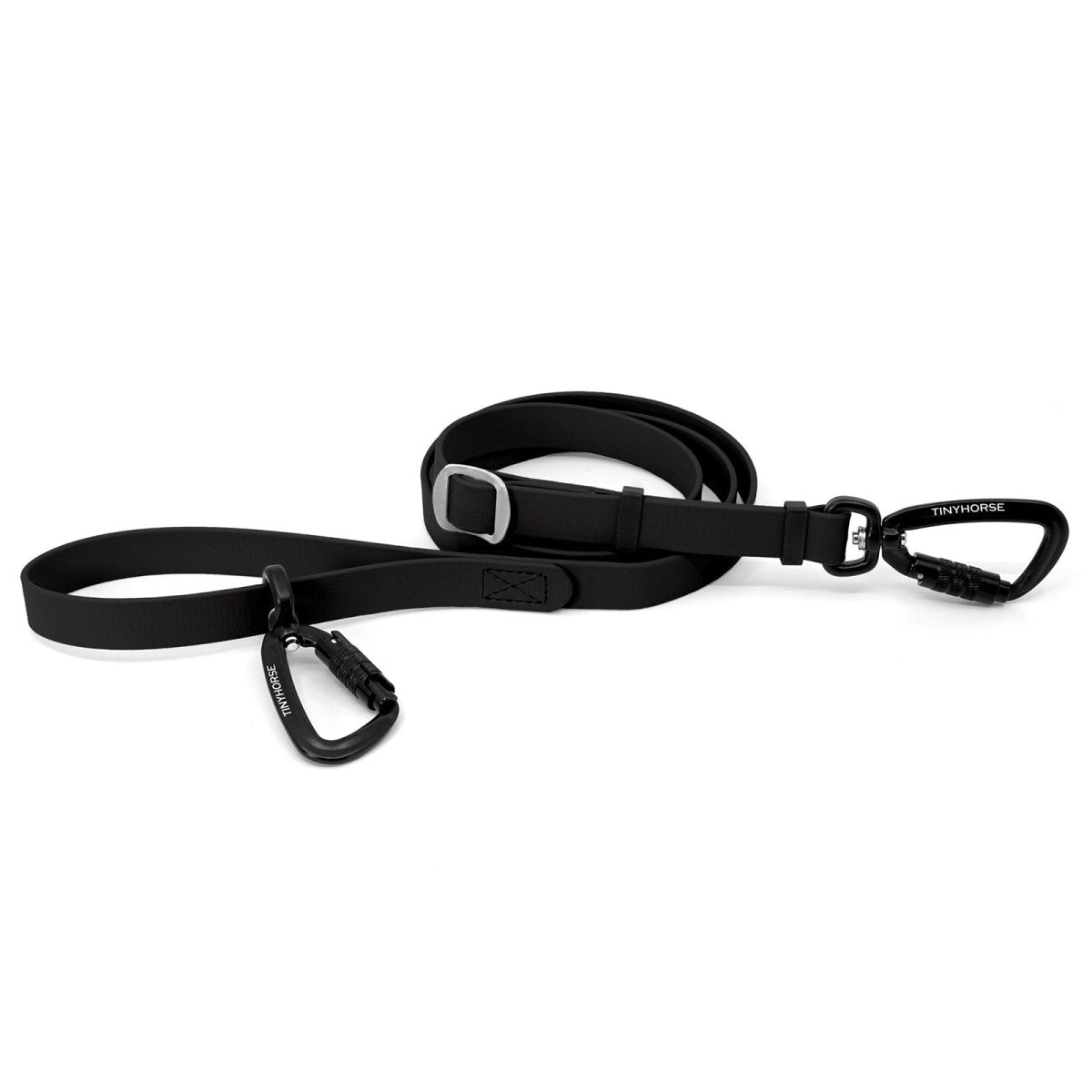 An adjustable black-coloured Lead-All Pro Extra made of BioThane with 2 auto-locking carabiners